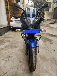 Bajaj Pulsar 220F