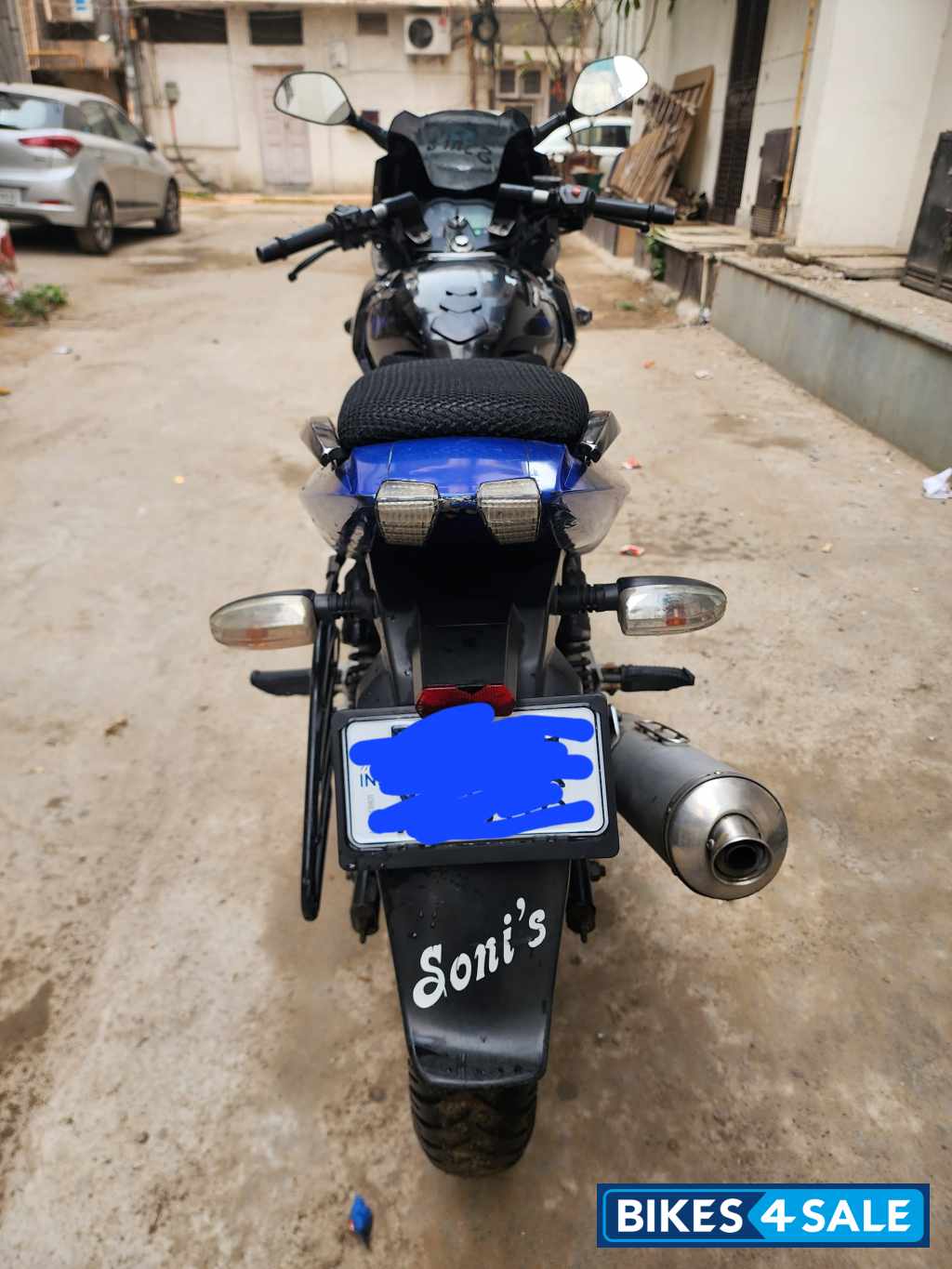Bajaj Pulsar 220F