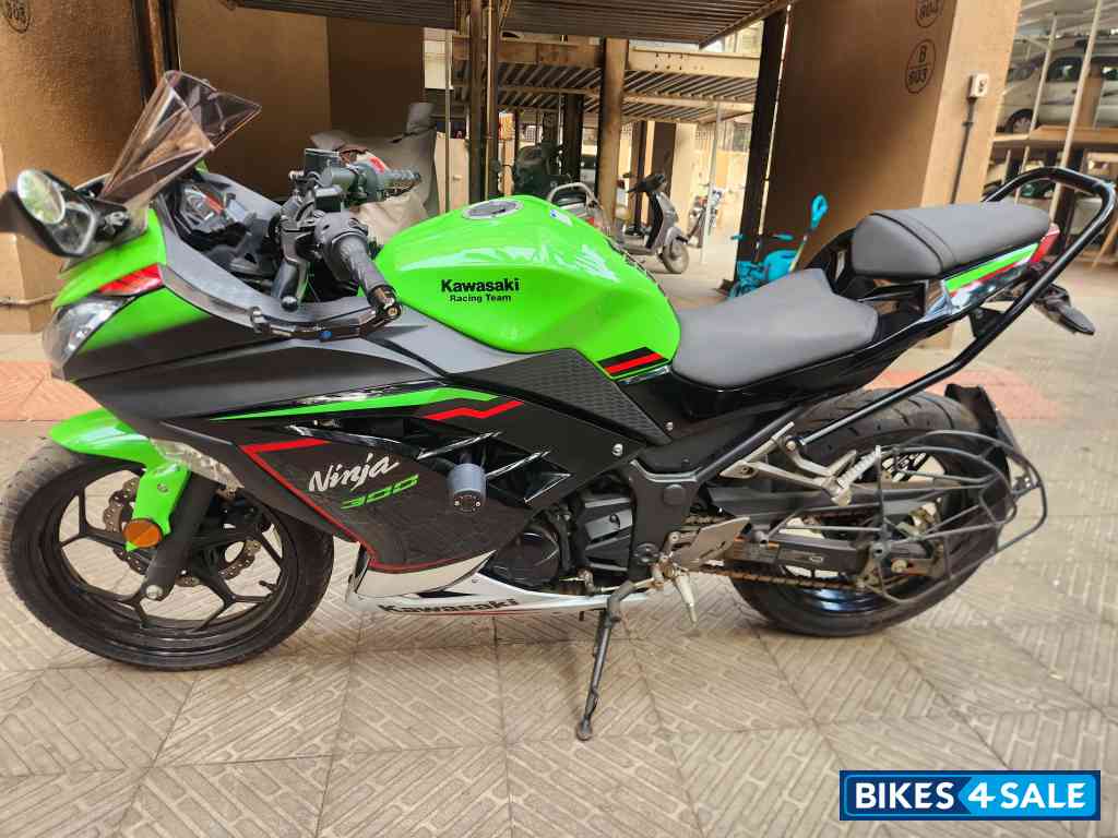 Kawasaki Ninja 300 BS6 2022