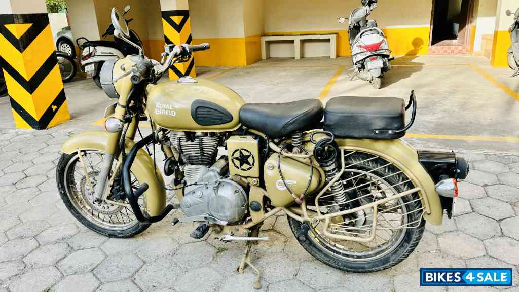 Royal Enfield Classic Desert Storm