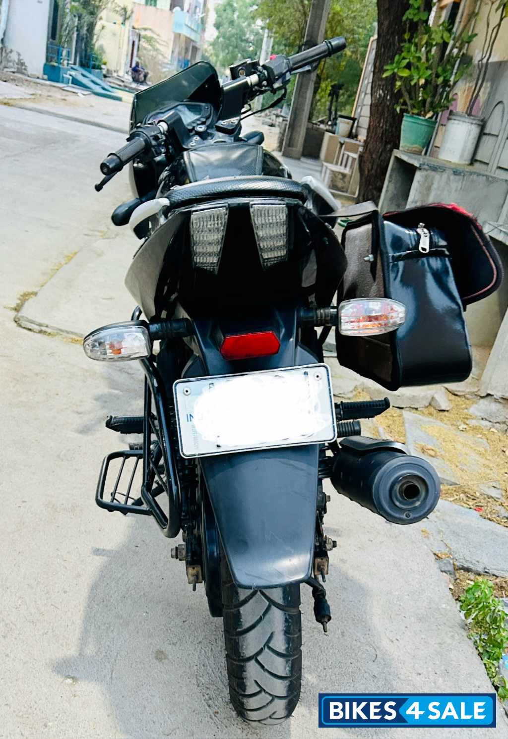 Black Bajaj Pulsar 125 Split Seat