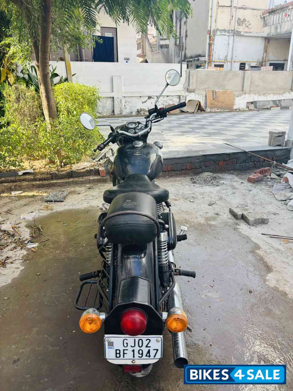 Black Royal Enfield Classic 350
