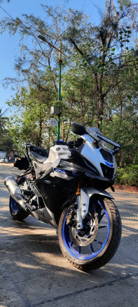 Yamaha R15M