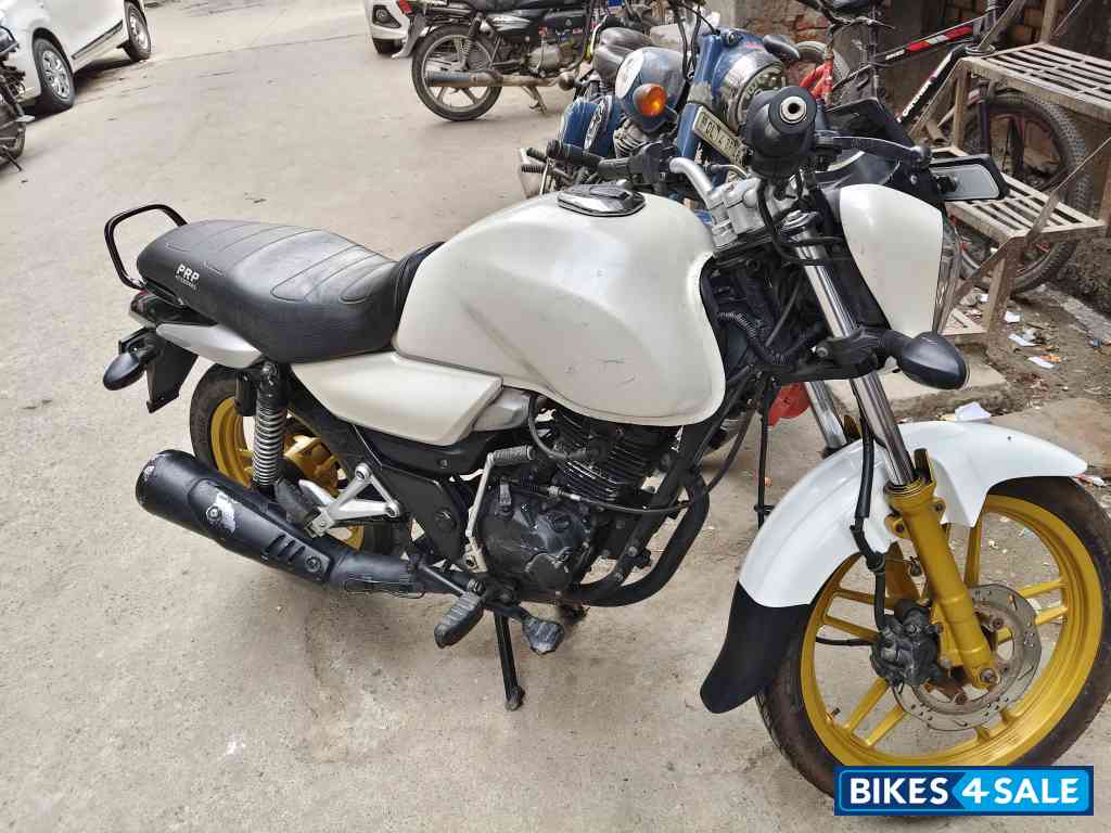 Pearl White Bajaj V15