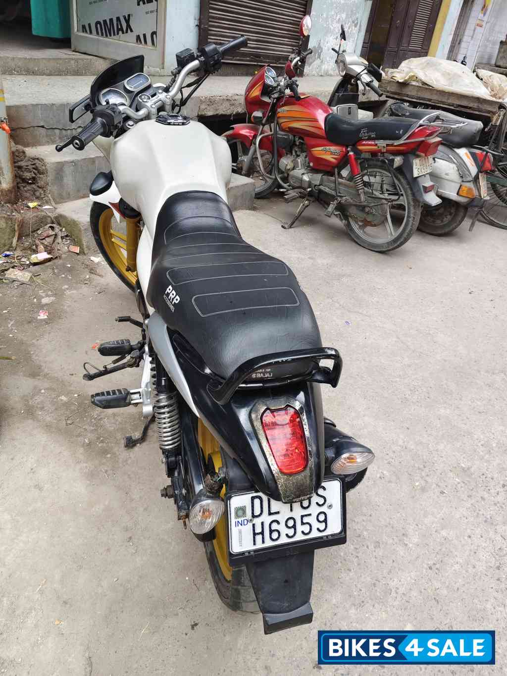 Pearl White Bajaj V15