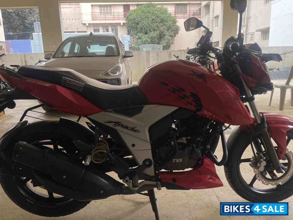 TVS Apache RTR 160 4V