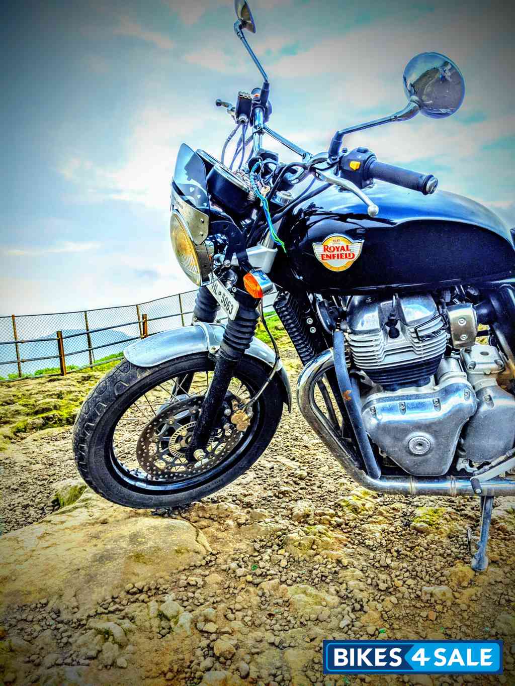 Black Royal Enfield Interceptor 650 Twin
