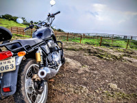 Black Royal Enfield Interceptor 650 Twin