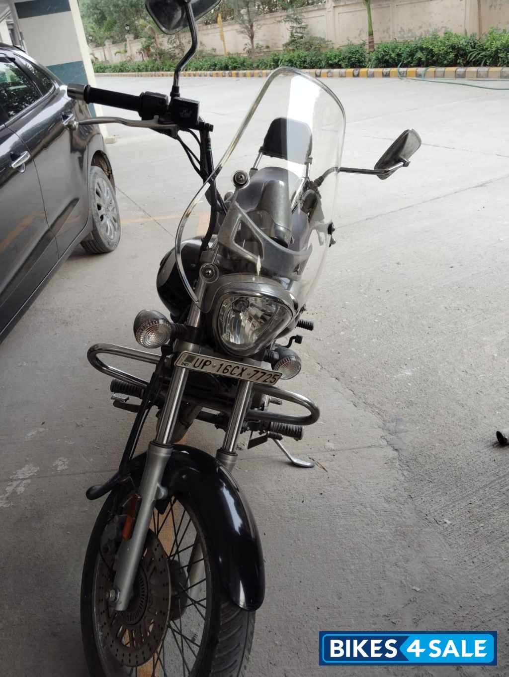 Black Bajaj Avenger Cruise 220 BS6