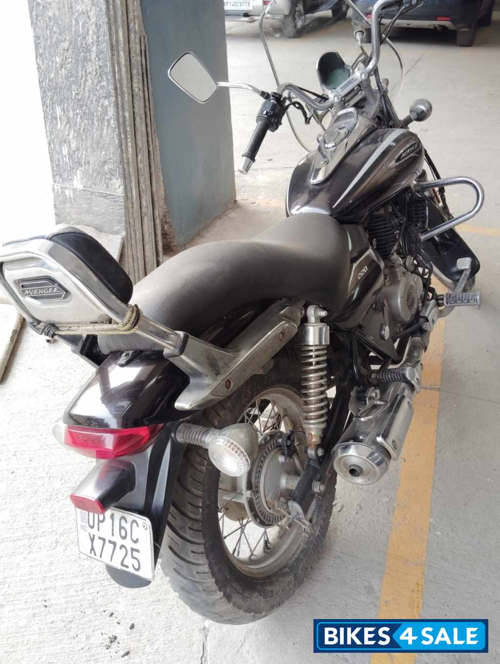 Black Bajaj Avenger Cruise 220 BS6 Black Bajaj Avenger Cruise 220 BS6