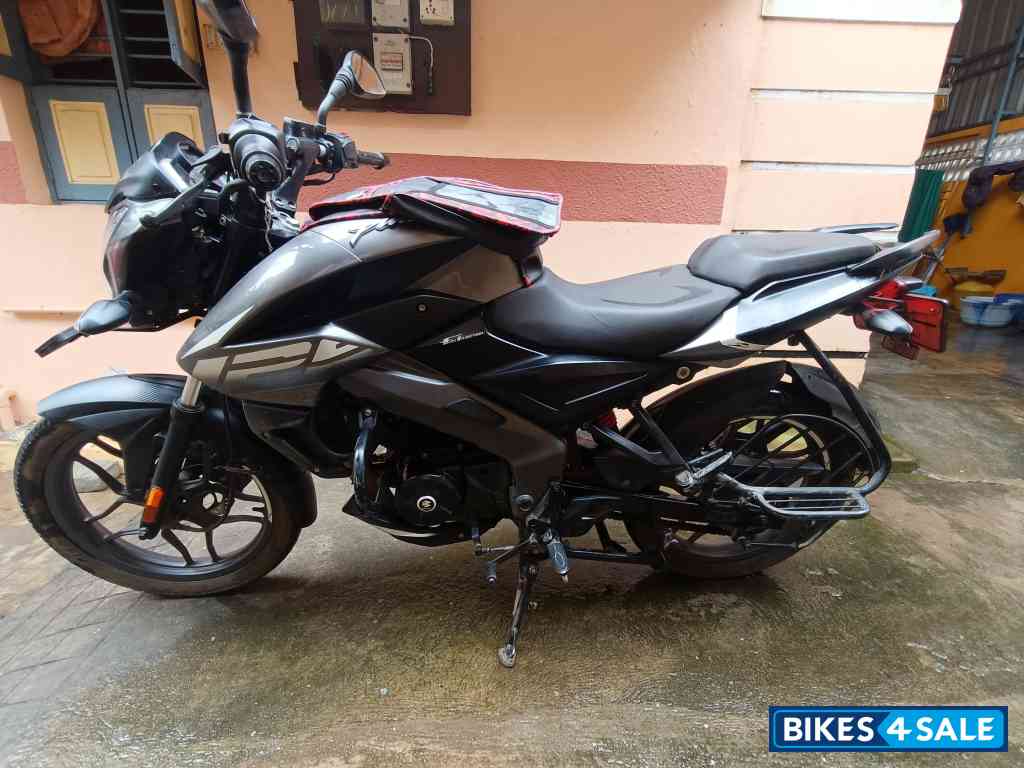 Gray Bajaj Pulsar NS 125