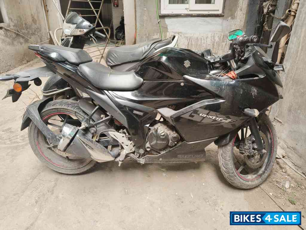 Suzuki Gixxer SF