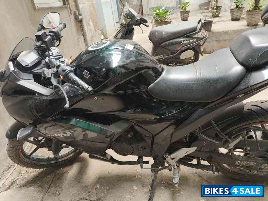 Suzuki Gixxer SF