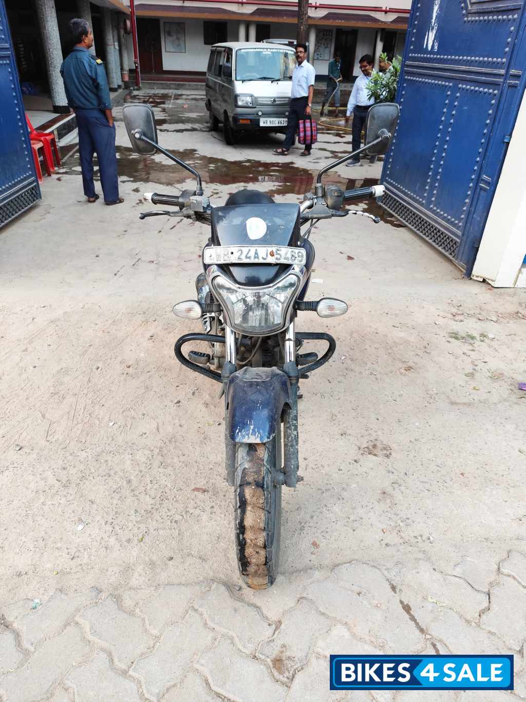 Blue Bajaj V15