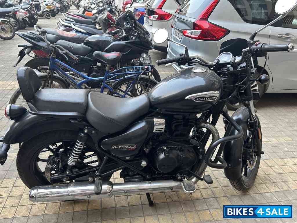 Royal Enfield Meteor 350 Stellar