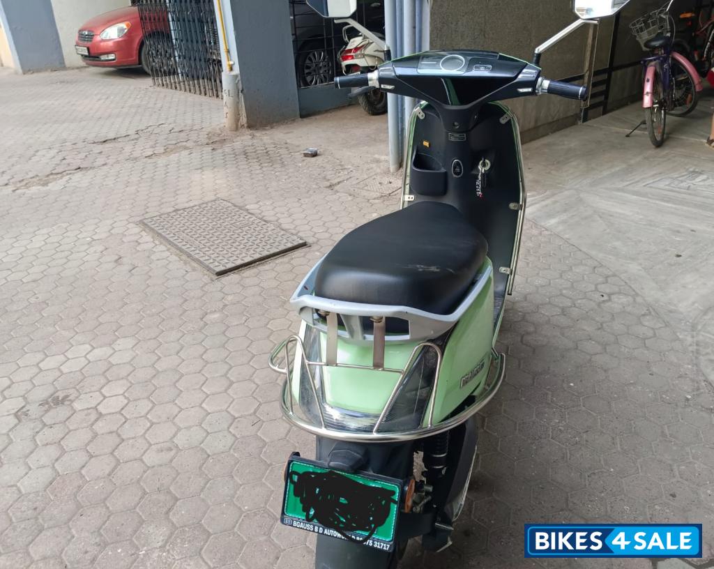 Mint Green BGauss B8 Li Technology