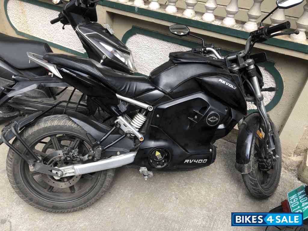 Black Revolt RV400 Stealth Black Limited Edition