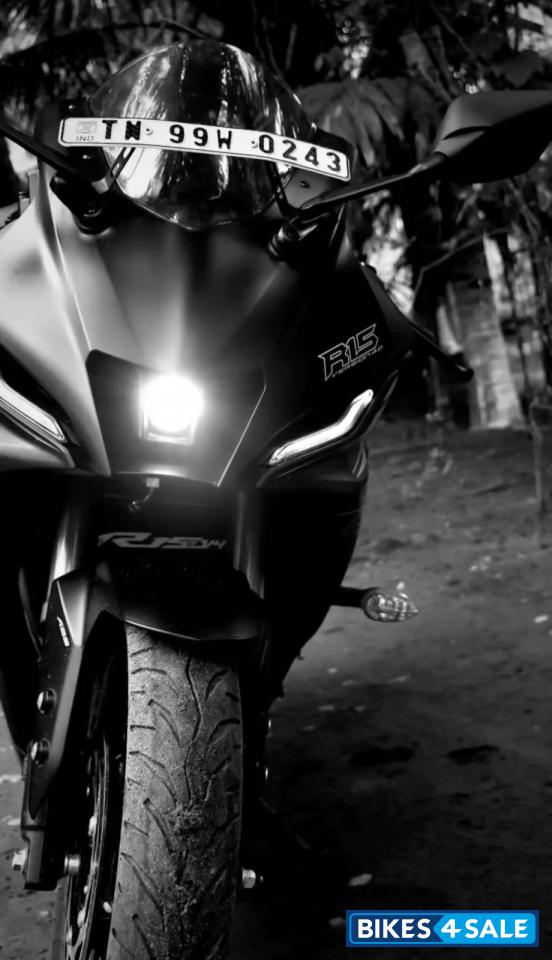 Yamaha R15 V4