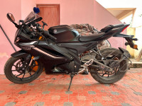 Yamaha R15 V4