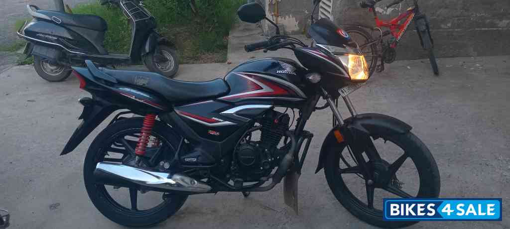 Black Honda Shine 125 Drum