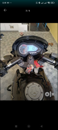 Black Bajaj Pulsar 150 Twin Disc