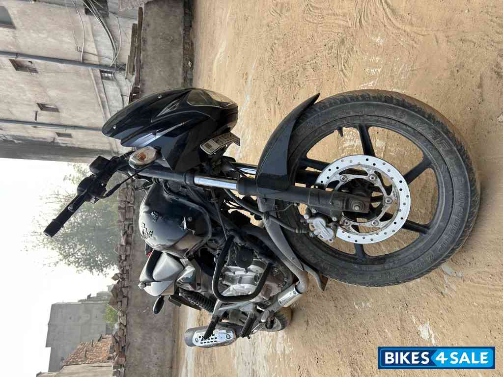 Black Bajaj Pulsar 180 DTSi
