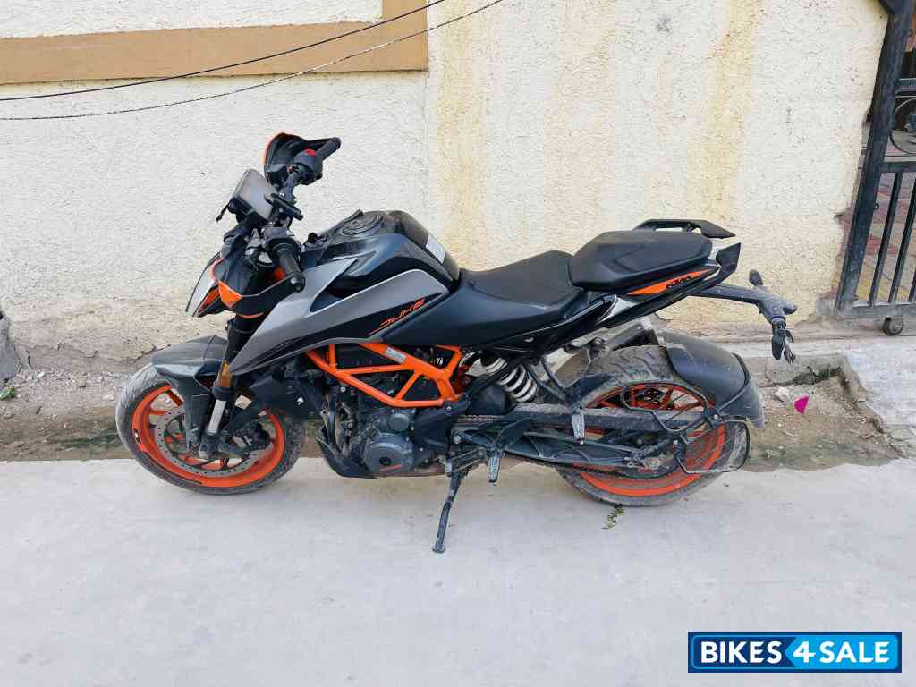 KTM Duke 390 2022