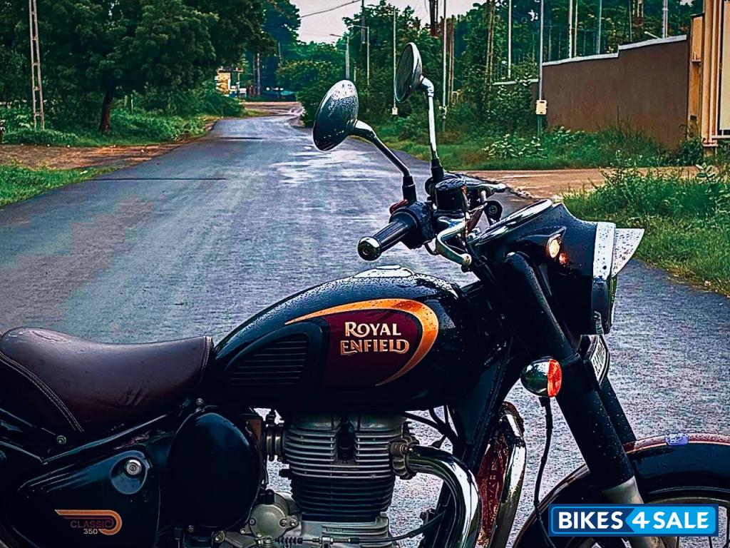 Halcyon Black Royal Enfield Classic 350 2021