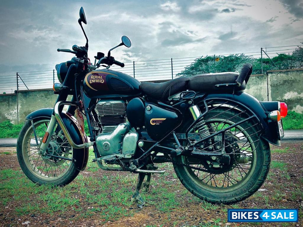 Halcyon Black Royal Enfield Classic 350 2021