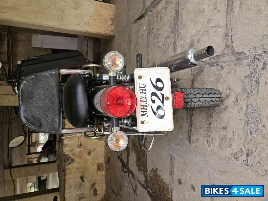 Black Royal Enfield Thunderbird 350