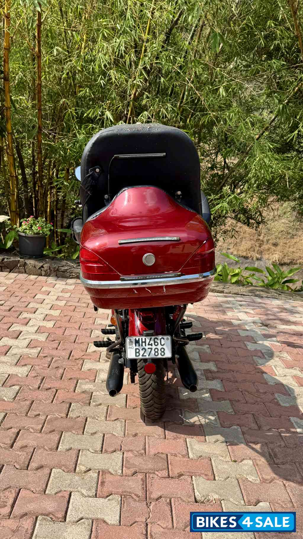 Comet Red Jawa forty two BS6