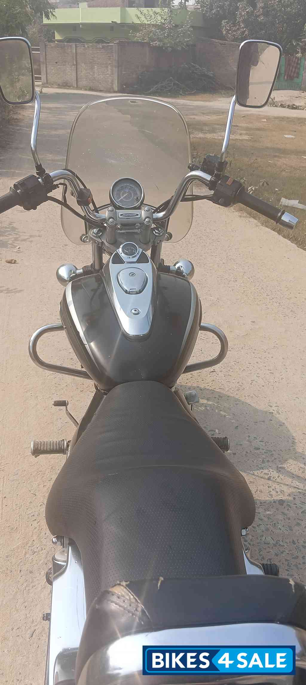 Bajaj Avenger Cruise 220