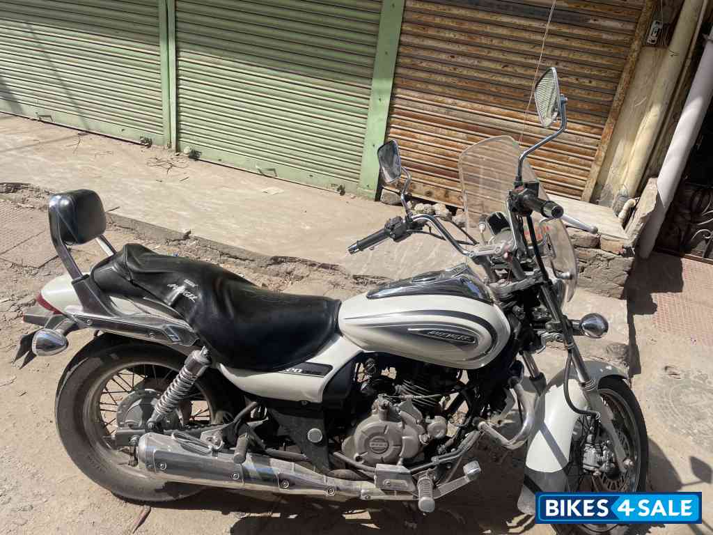 Bajaj Avenger Cruise 220