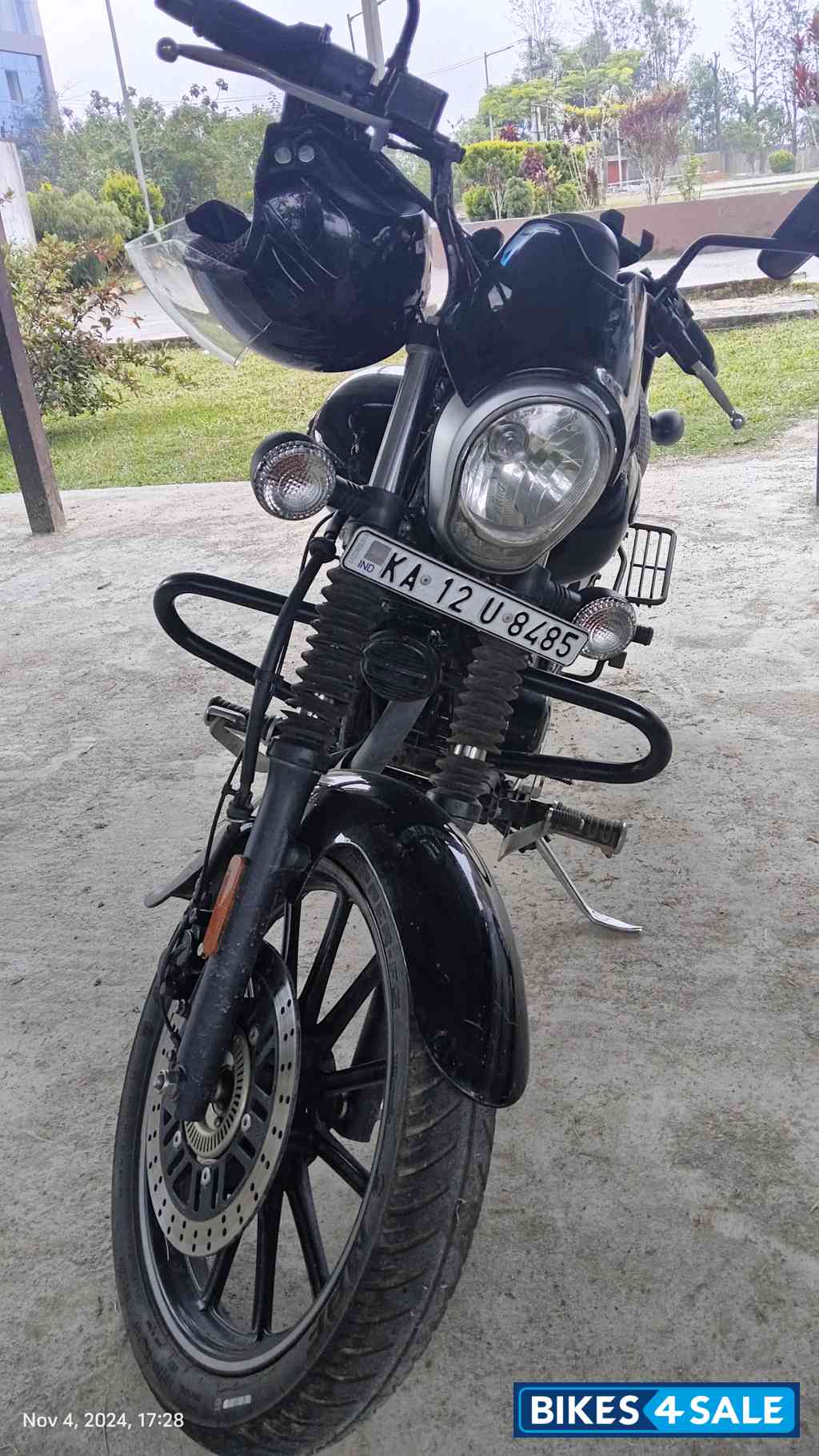 Ebony Black Mi Bajaj Avenger Street 160 BS6