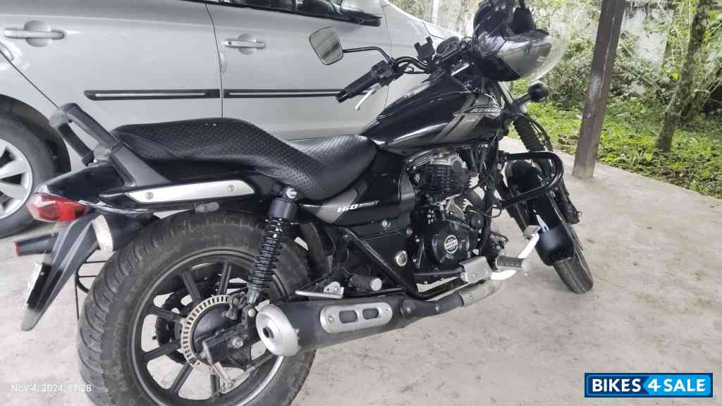 Ebony Black Mi Bajaj Avenger Street 160 BS6