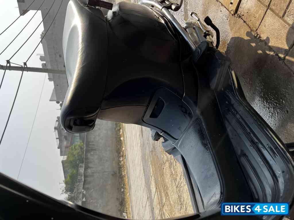 Matte Black Vespa ZX 125