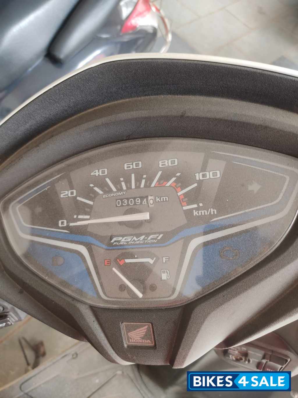 White Honda Activa 125 White Honda Activa 125