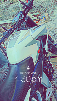 Pearl Metalic White Bajaj Pulsar N150