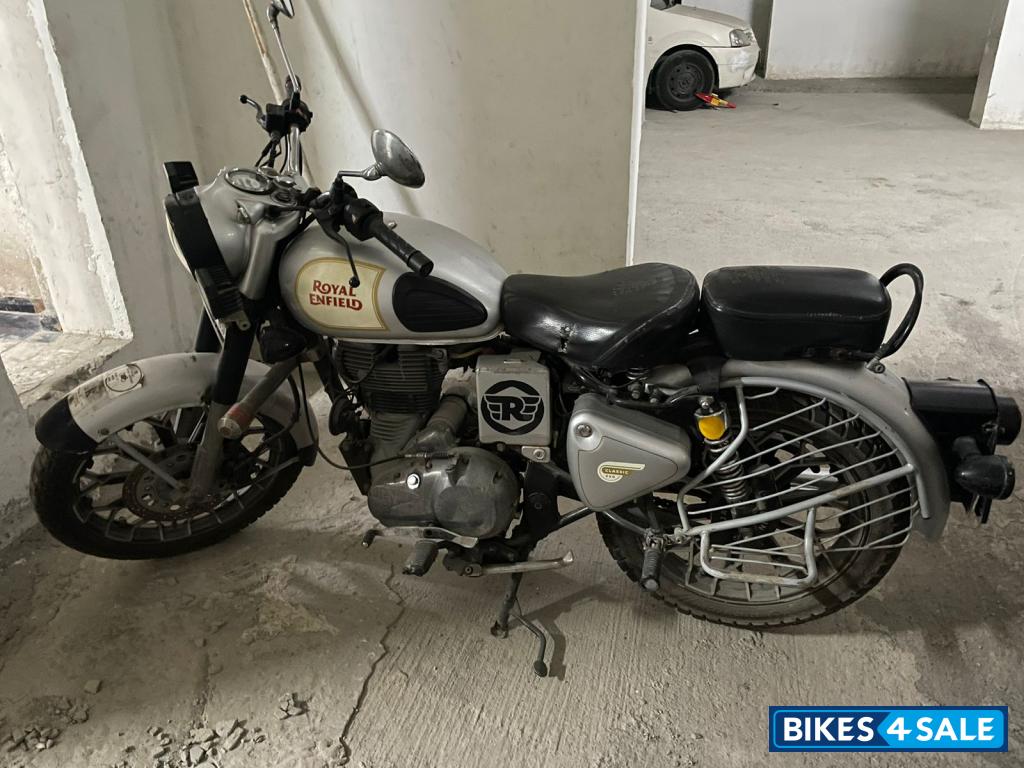 Silver Royal Enfield Classic 350