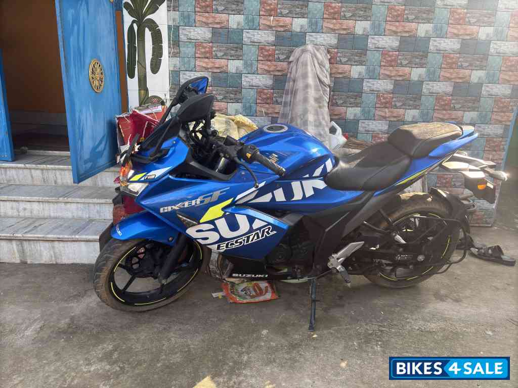 Suzuki Gixxer SF BS6 Suzuki Gixxer SF BS6