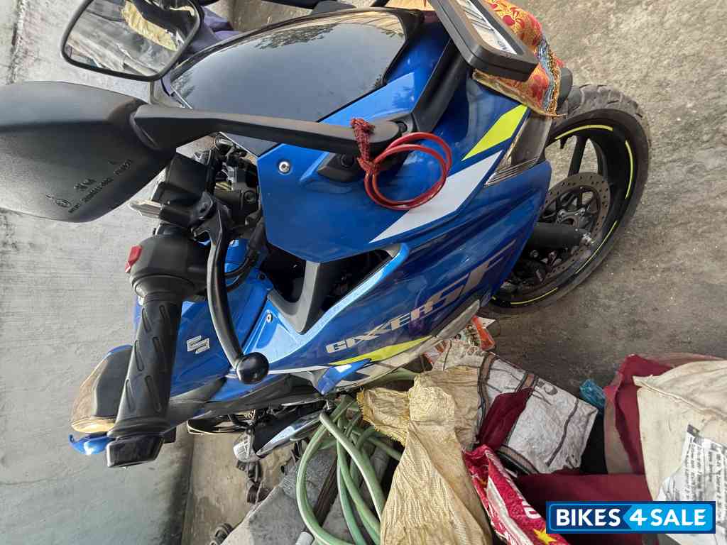 Suzuki Gixxer SF BS6 Suzuki Gixxer SF BS6