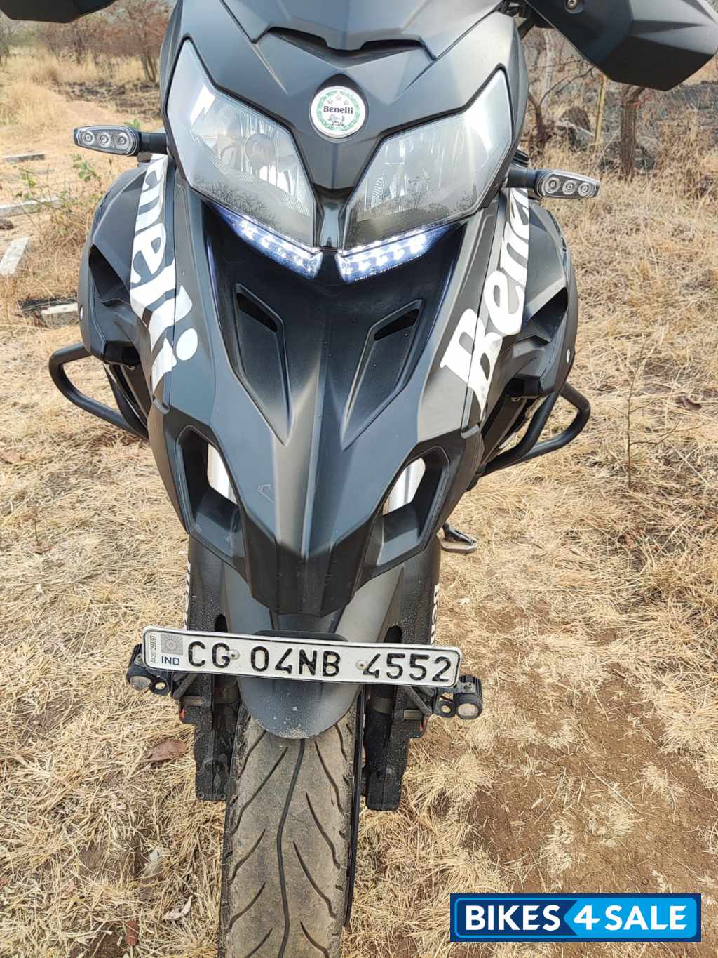 White Benelli TRK 502