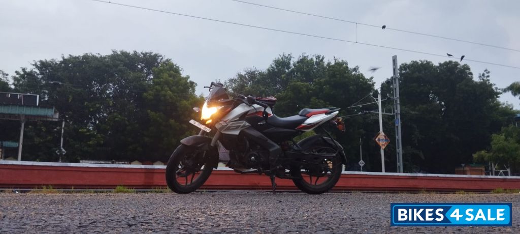 White And Black Bajaj Pulsar NS 160 BS6