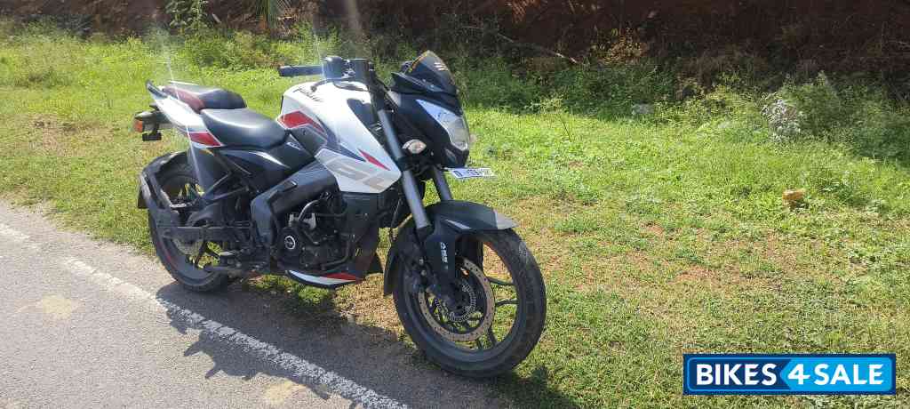 White And Black Bajaj Pulsar NS 160 BS6