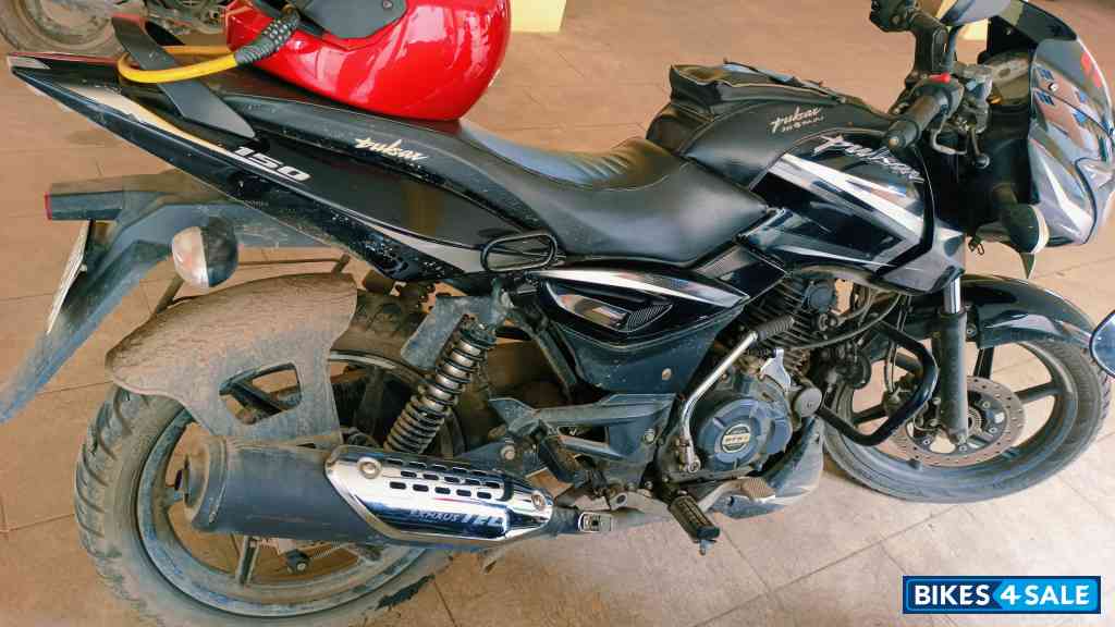 Black Bajaj Pulsar 150 DTSi