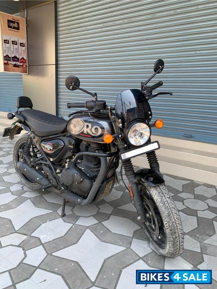 Dapper Grey Royal Enfield Hunter 350 Metro