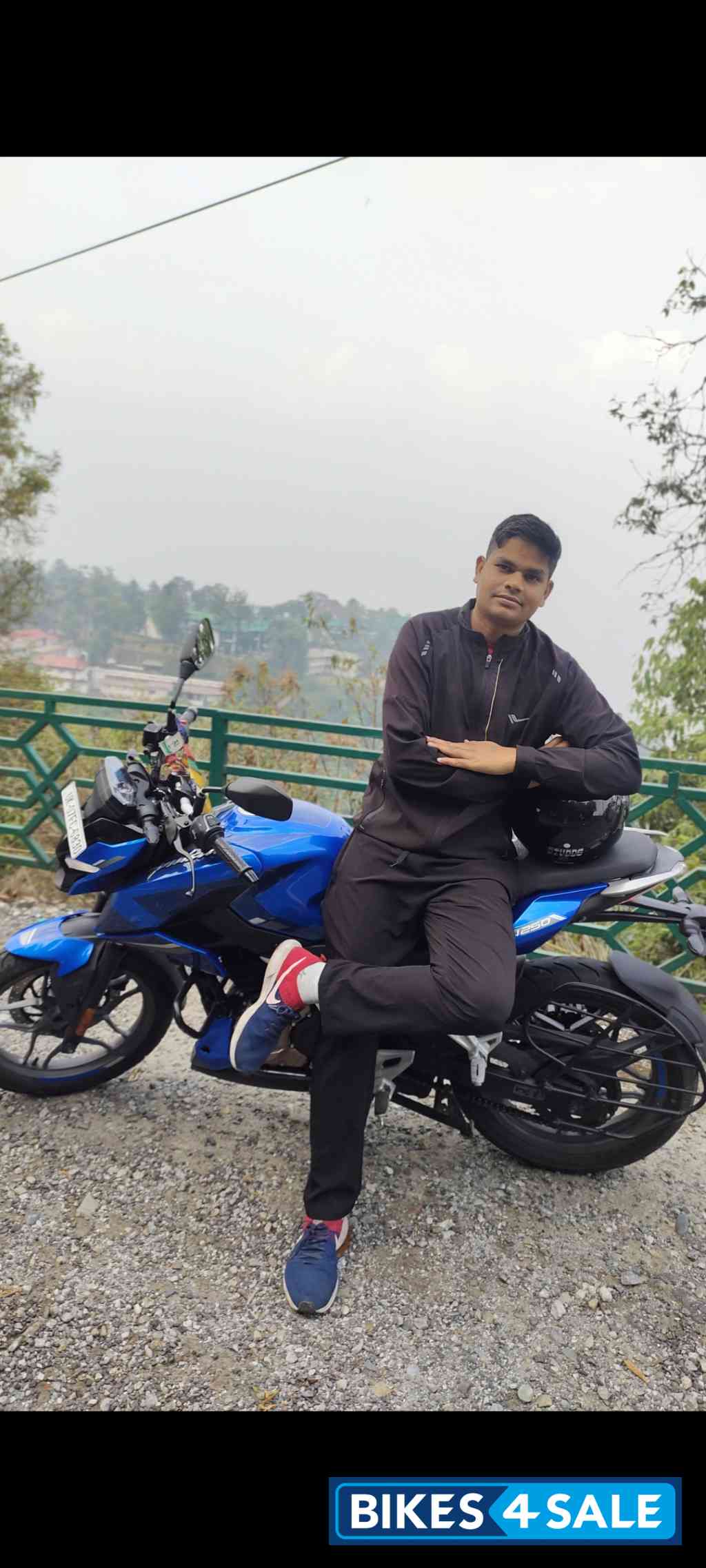 Blue Bajaj Pulsar N250