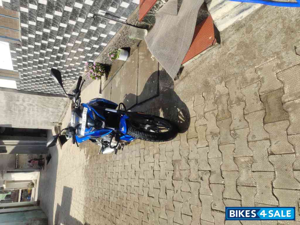 Blue Bajaj Pulsar N250