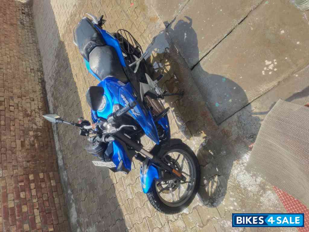Blue Bajaj Pulsar N250