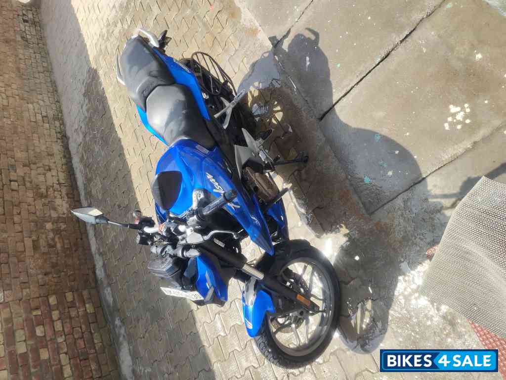 Blue Bajaj Pulsar N250